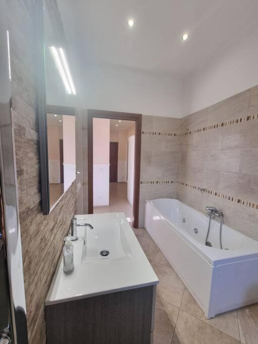 -5 Min From Bus Stop-Free Parking Roma Exterior foto
